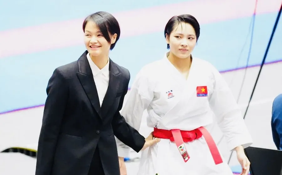 Bùi Ngọc Nhi (áo trắng) sẽ tiếp tục dự Giải vô địch trẻ thế giới 2026. Ảnh: LƯỢNG LƯỢNG