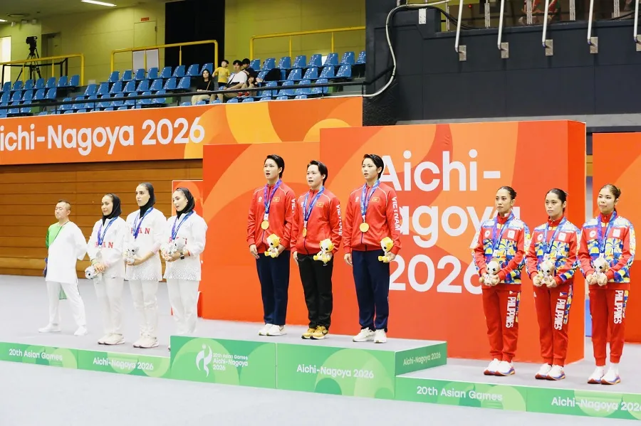 Đội tuyển karate Việt Nam đã giành HCV nội dung kata (biểu diễn) đồng đội nữ tại ASIAD 20. Ảnh: LƯỢNG LƯỢNG