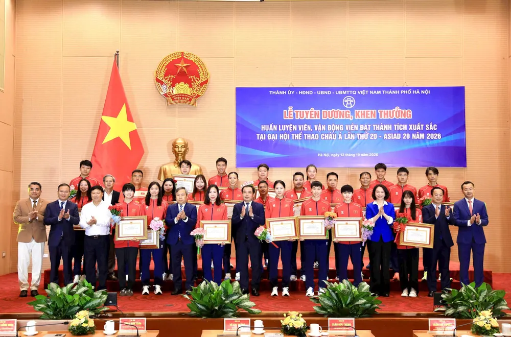 Thành phố Hà Nội tổ chức tuyên dương, khen thưởng thành tích ASIAD 20 cho các HLV, VĐV. Ảnh: VIẾT THÀNH