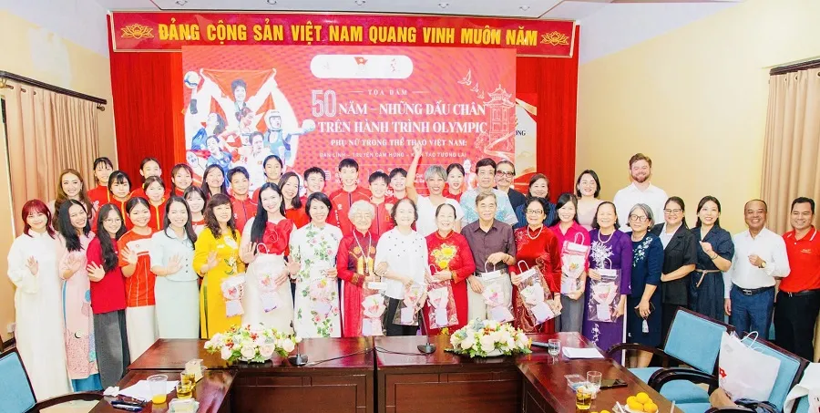 Cuộc tọa đàm đã ghi nhận nhiều ý kiến chia sẻ trao đổi. Ảnh: LƯỢNG LƯỢNG