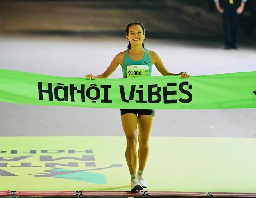 Phạm Thị Hồng Lệ tiếp tục vô địch nội dung marathon - 42km nữ. Ảnh: VPIM