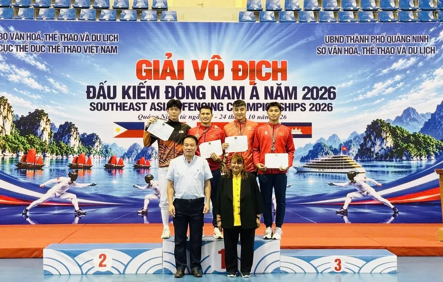 Các kiếm thủ có thành tích cao nhất nội dung kiếm chém cá nhân nam. Ảnh: MINH MINH