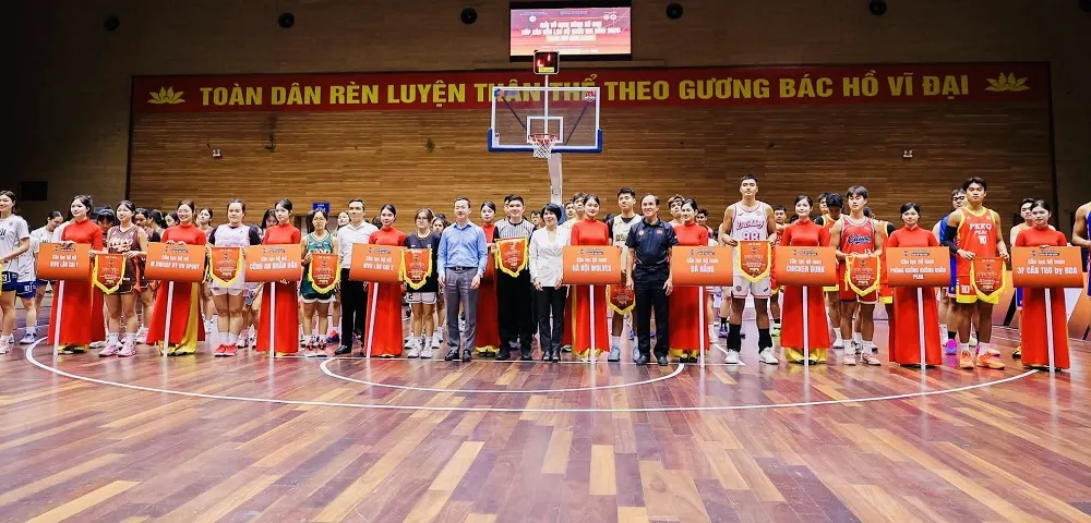 Các đội bóng đã tham gia Giải bóng rổ vô địch câu lạc bộ quốc gia 2026 tại Hà Nội. Ảnh: VBF