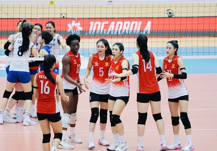 Đội Binh chủng Thông tin đã lên ngôi vô địch quốc gia sau trận chung kết tại Vĩnh Long tối muộn ngày 25-10. Ảnh: DŨNG PHƯƠNG
