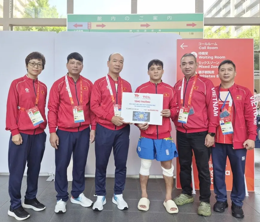 Tuyển thủ Đinh Văn Tâm (giữa) gặp chấn thương tại ASIAD 20 nên khó có thể dự Đại hội thể thao toàn quốc lần thứ X-2026. Ảnh: LƯỢNG LƯỢNG