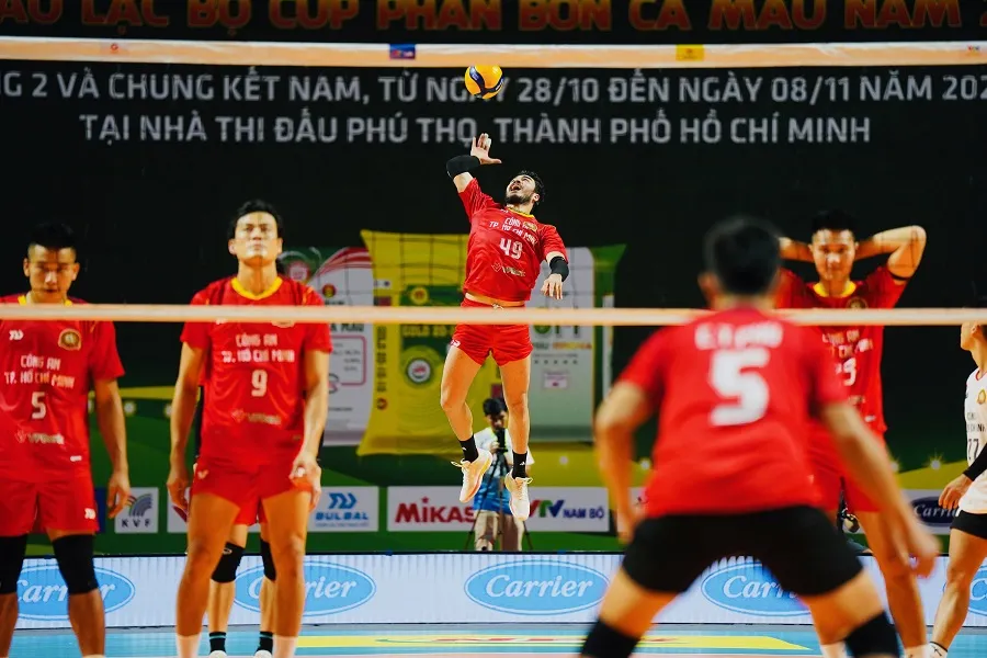 Đội Công an TPHCM tiếp tục ra sân gặp Hà Nội trong ngày tranh tài. Ảnh: VFV