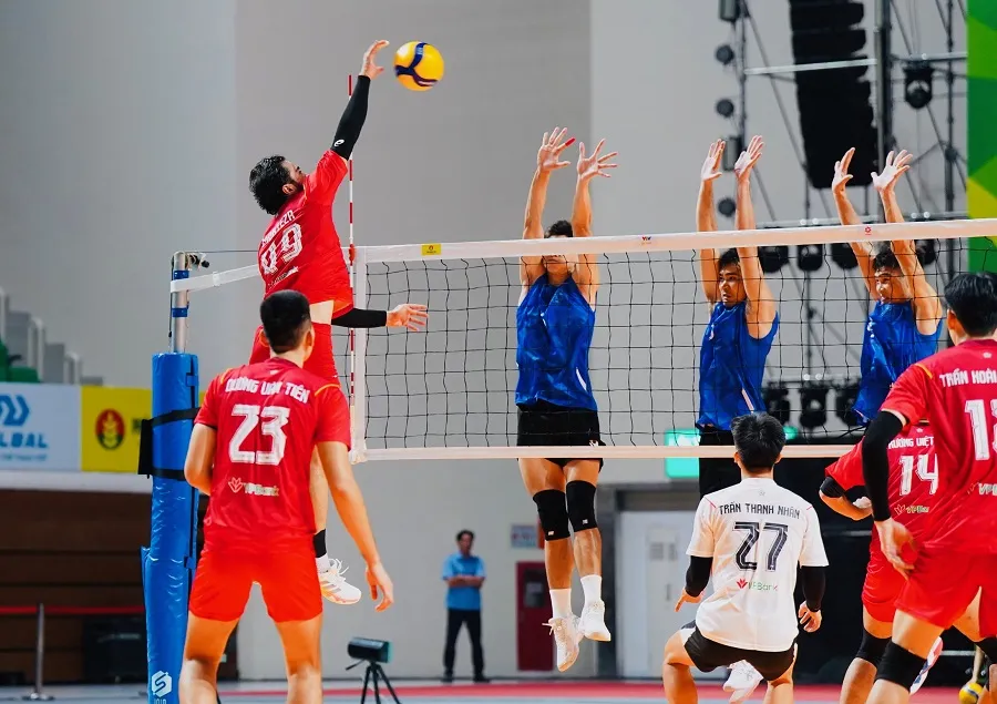 Cầu thủ Công an TPHCM đã có thêm chiến thắng trước đối thủ Hà Nội. Ảnh: VFV