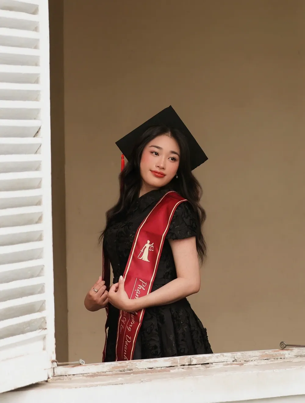 Nu_thu_khoa_tot_nghiep_UEF_Phuong_Doanh_3.jpg