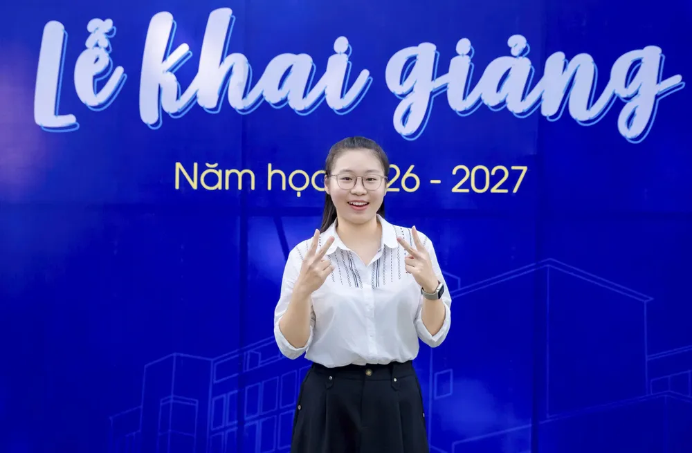 Nu_thu_khoa_Duong_Tran_IU_3.jpg