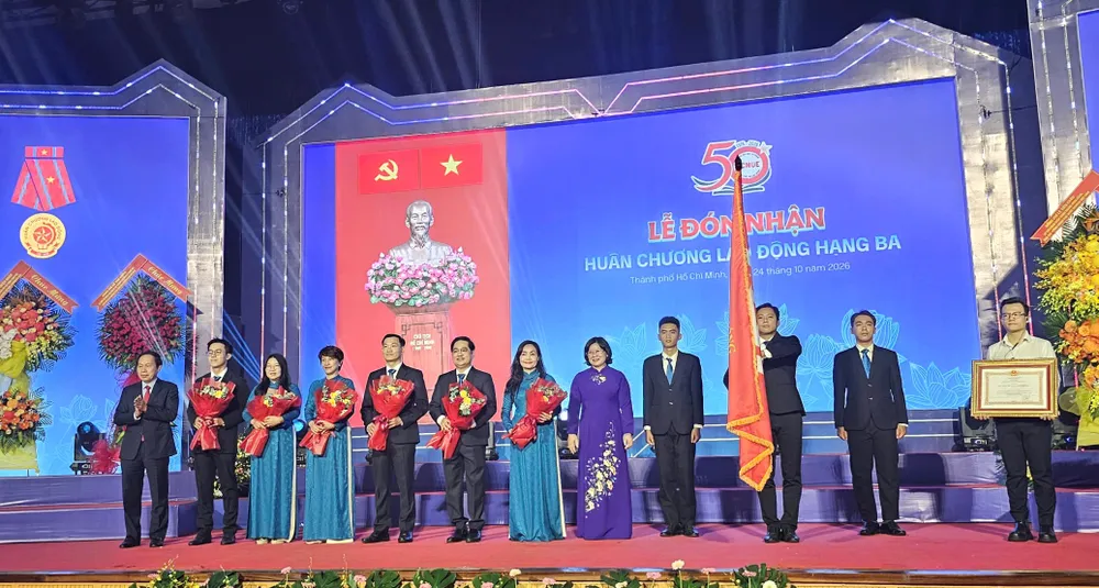 PTT_Le_Tien_Chau_4.jpg