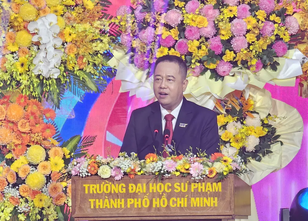 PTT_Le_Tien_Chau_Huynh_Van_Son_1.jpg