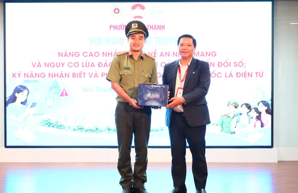 DH_Hoa_Sen_tap_huan_chong_lua_dao_3.JPG