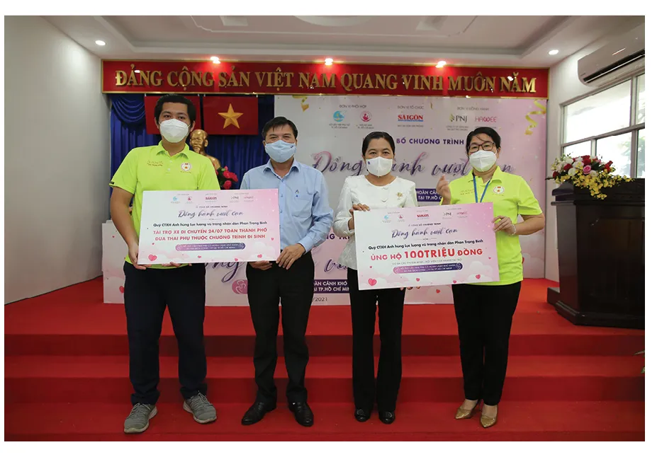 Đồng hành với thai phụ vượt cạn - chương trình lay động lòng người ảnh 12