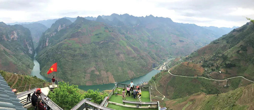 Sông Nho Quế hiền hòa nhưng hùng vĩ ảnh 14