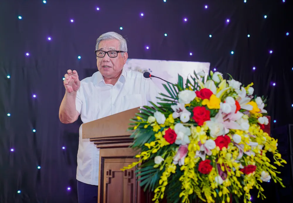 A3-Ong Vu Minh Giang.jpg