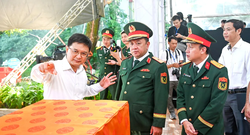 DC Nguyen Manh Cuong va TT Nguyen Thanh Trung.jpg
