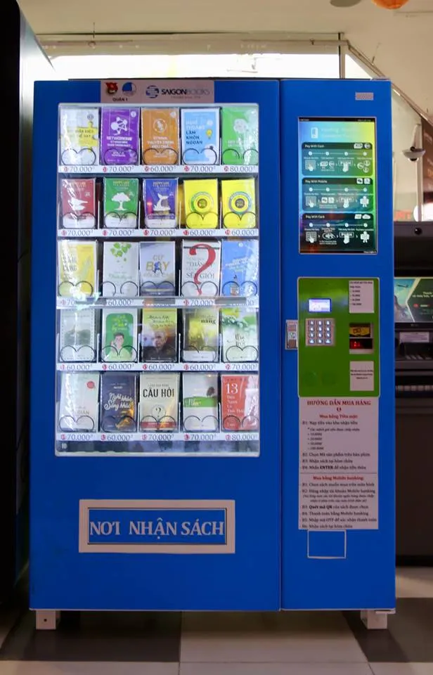 Khai trương máy bán sách tự động đầu tiên tại TPHCM ảnh 2