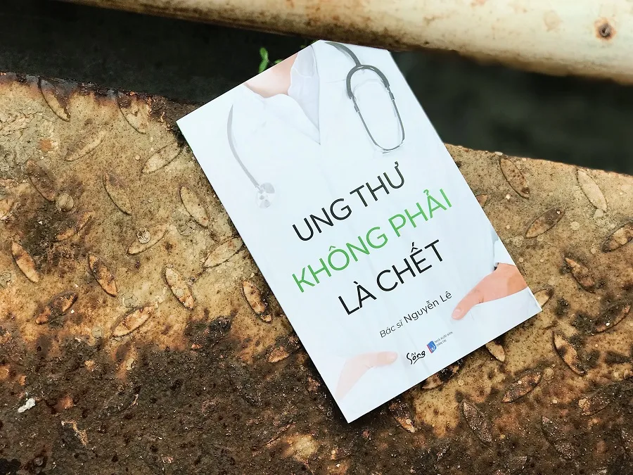 Tâm sự của vị bác sĩ hai lần chiến thắng bệnh ung thư ảnh 1