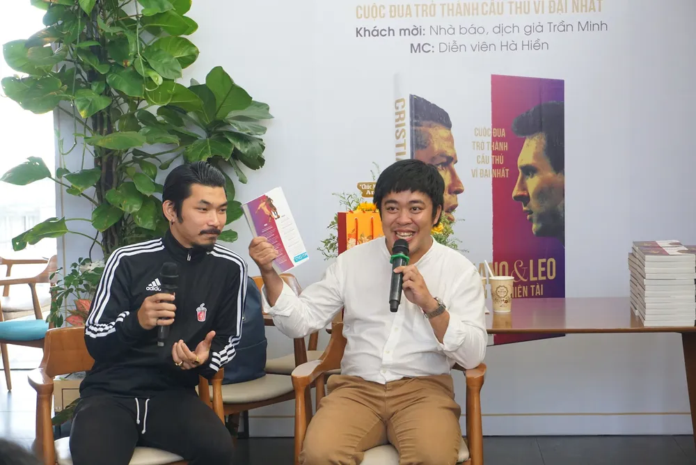 Ra mắt sách về hai cầu thủ vĩ đại nhất của làng túc cầu thế giới  ảnh 2