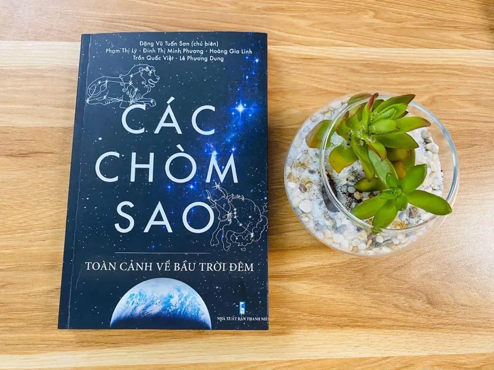 Cuốn sách bật mí những câu chuyện thú vị về bầu trời đêm  ảnh 1