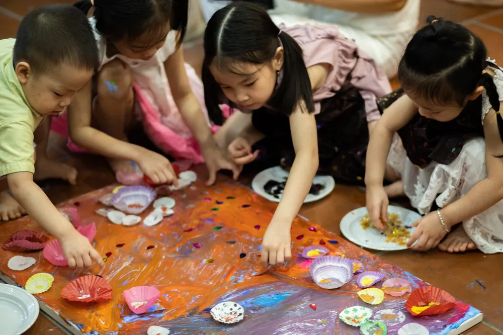 Triển lãm và đấu giá tranh “Vẽ lên cổ tích” lần thứ 5 ảnh 1