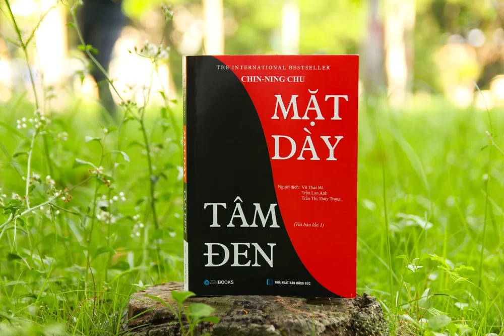 Đi tìm sự tự do tinh thần để hạnh phúc hơn với “Mặt dày tâm đen”  ảnh 1