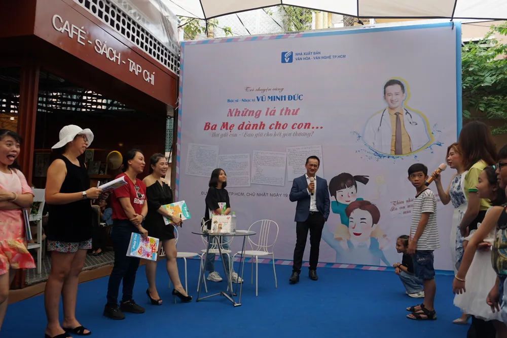 Yêu thương con qua những lá thư ảnh 4