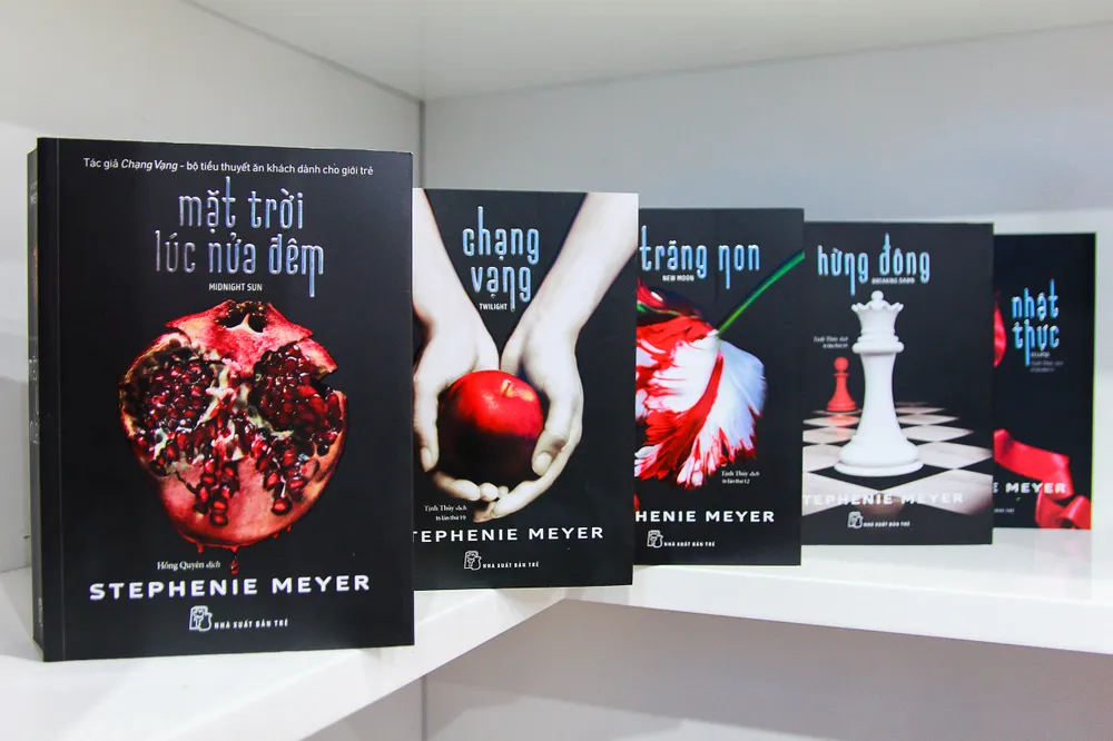 “Mặt trời lúc nửa đêm” ra mắt sau sự cố rò rỉ bản thảo ảnh 2