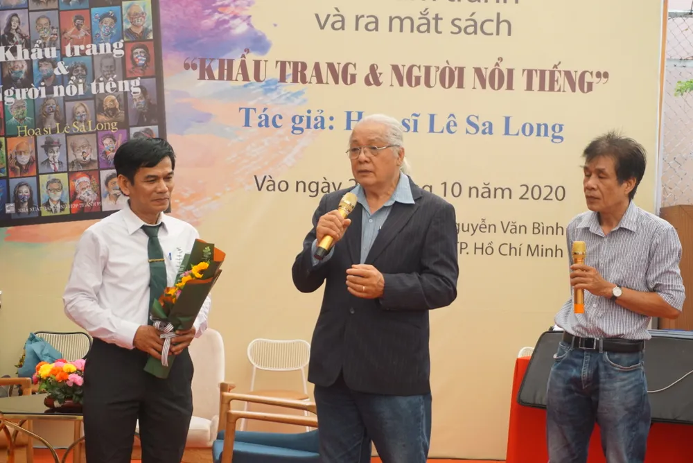 Khi người nổi tiếng đeo khẩu trang ảnh 3