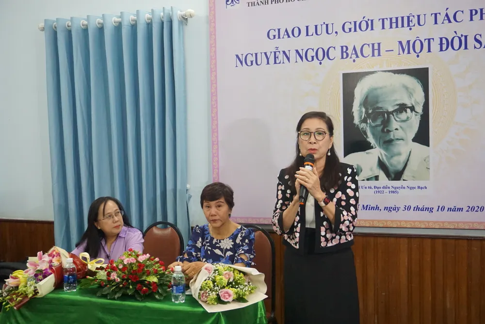 Nhiều nghệ sĩ xúc động trong buổi ra mắt sách về NSƯT Nguyễn Ngọc Bạch ảnh 3