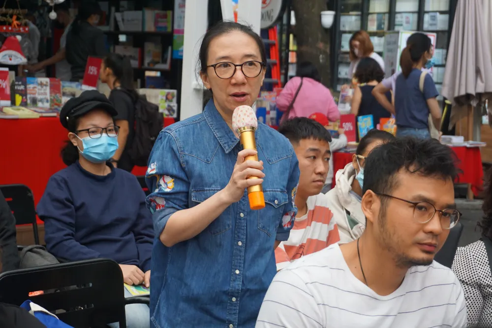 Nhà văn Dương Thụy chia sẻ về tình yêu không biên giới ảnh 3