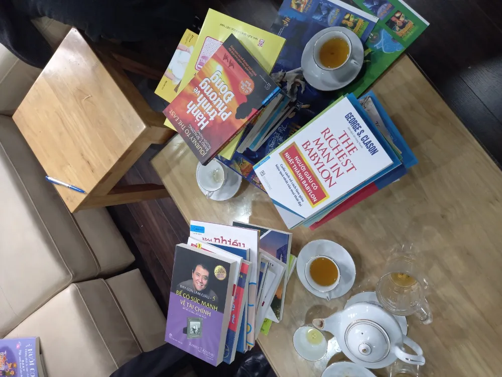 Thu giữ khoảng 40.000 cuốn sách giả tại 2 địa điểm ở Hà Nội ảnh 1