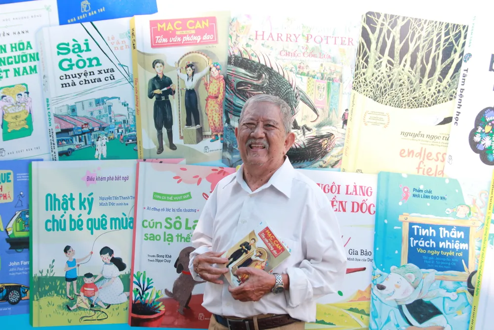 NXB Trẻ ký hợp đồng bản quyền 10 năm với nhà văn Mạc Can ảnh 1