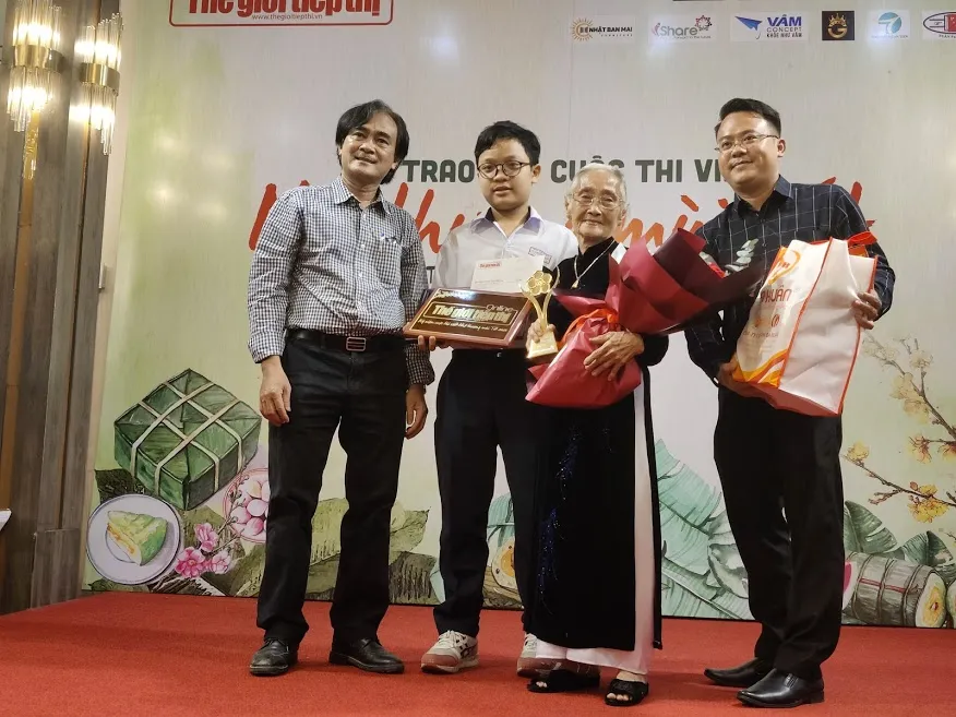 Tác giả 90 tuổi đoạt giải trong cuộc thi viết “Nhớ thương mùi Tết” ảnh 3