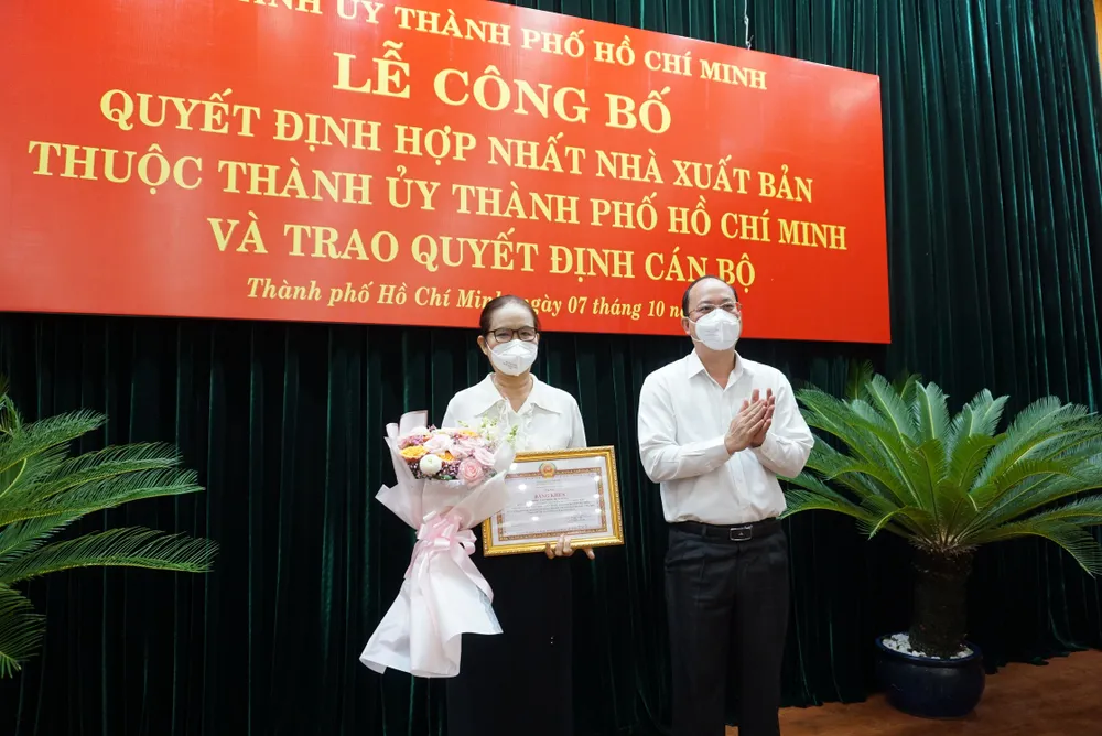 Hợp nhất hai NXB Tổng hợp TPHCM và Văn hóa - Văn nghệ TPHCM ảnh 4