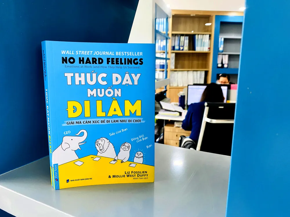 Cuốn sách giúp bạn đọc cách nắm giữ cảm xúc nơi làm việc ảnh 1