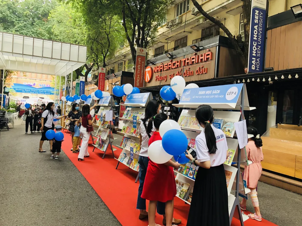 Nhạc sĩ Nguyễn Văn Chung ra mắt tuyển tập 300 bài hát thiếu nhi ảnh 4