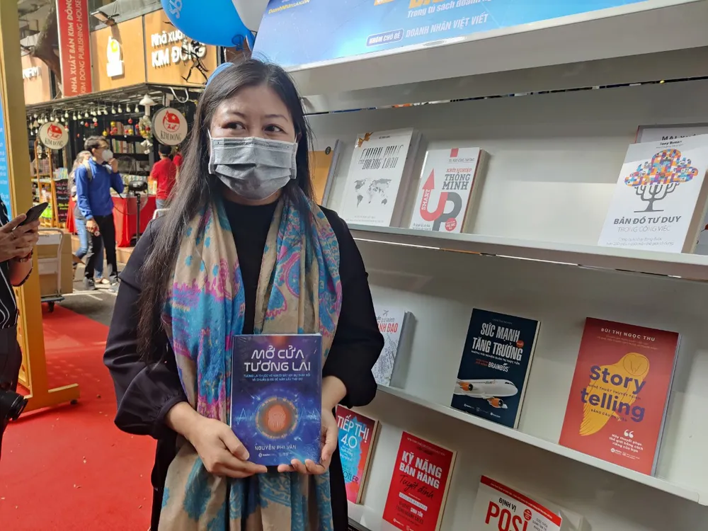 Vinh danh 10 cuốn sách đáng đọc tại Tuần lễ Doanh nhân và Sách năm 2021 ảnh 3