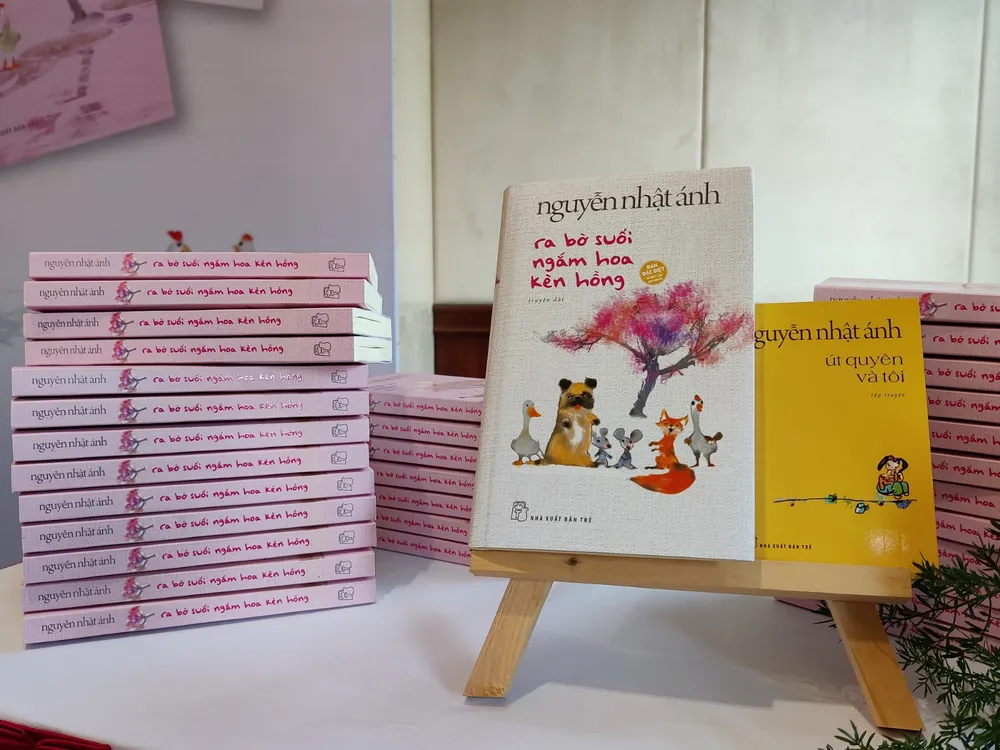 Nhà văn Nguyễn Nhật Ánh trở lại thế giới loài vật với “Ra bờ suối ngắm hoa kèn hồng”  ảnh 1