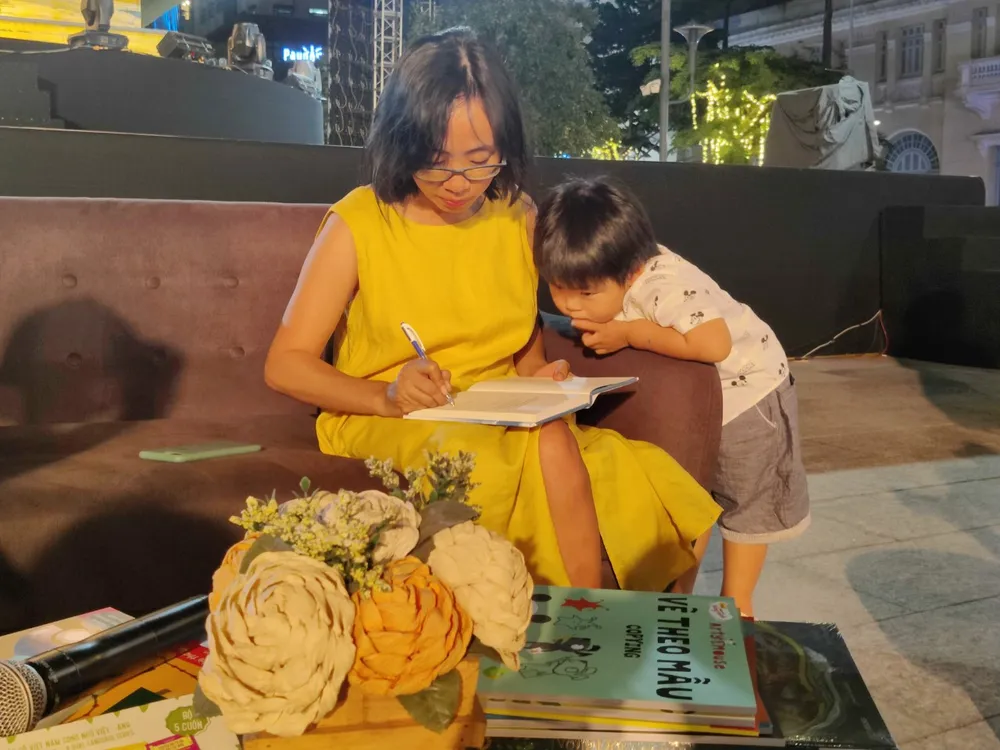 Đọc sách không chỉ cho con vui, cha mẹ cũng phải vui ảnh 3