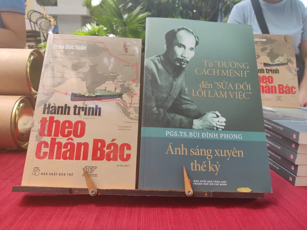 Giao lưu xung quanh các tác phẩm viết về Chủ tịch Hồ Chí Minh ảnh 1
