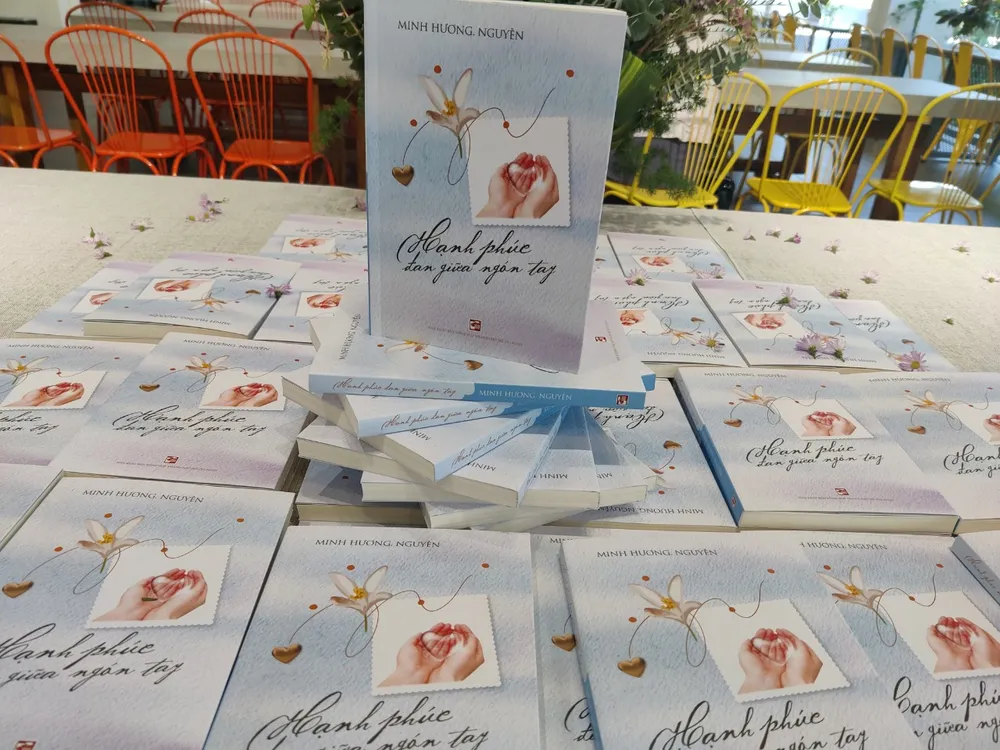 Cựu MC Minh Hương ra mắt sách truyền cảm hứng sống hạnh phúc ảnh 5
