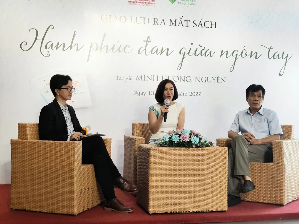 Cựu MC Minh Hương ra mắt sách truyền cảm hứng sống hạnh phúc ảnh 3