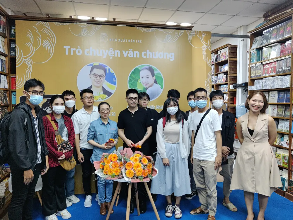 Nhà văn Phan Hồn Nhiên và tác giả Yang Phan truyền cảm hứng cho những người yêu văn chương ảnh 4