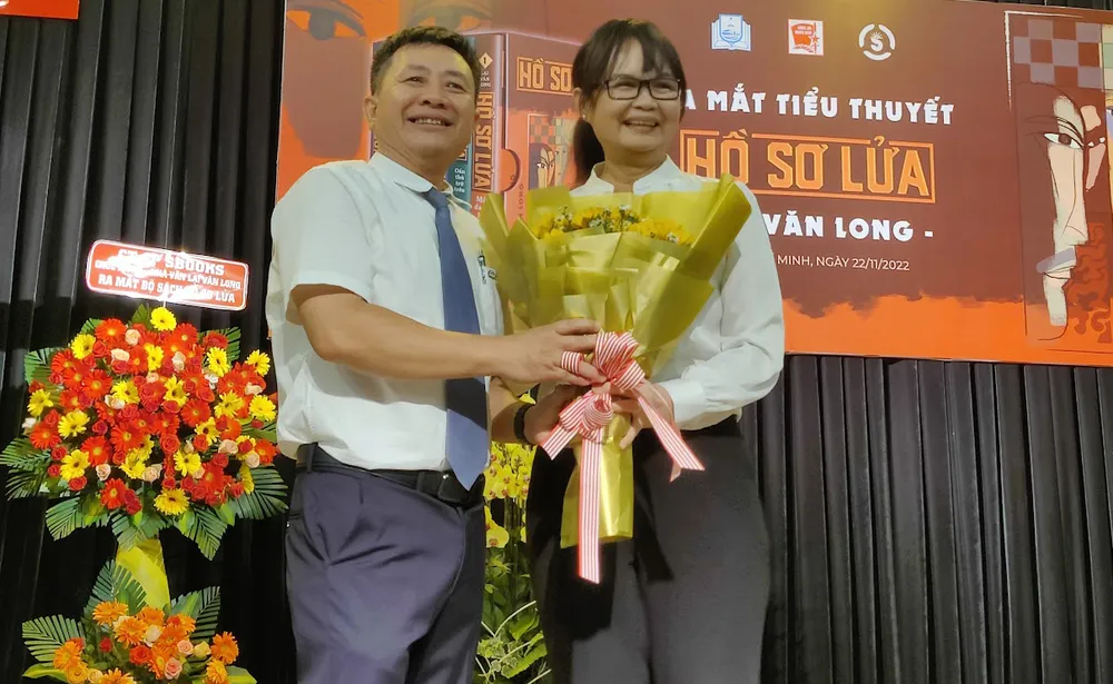 Hồ sơ lửa - bộ tiểu thuyết hình sự nhiều tập nhất Việt Nam  ảnh 2