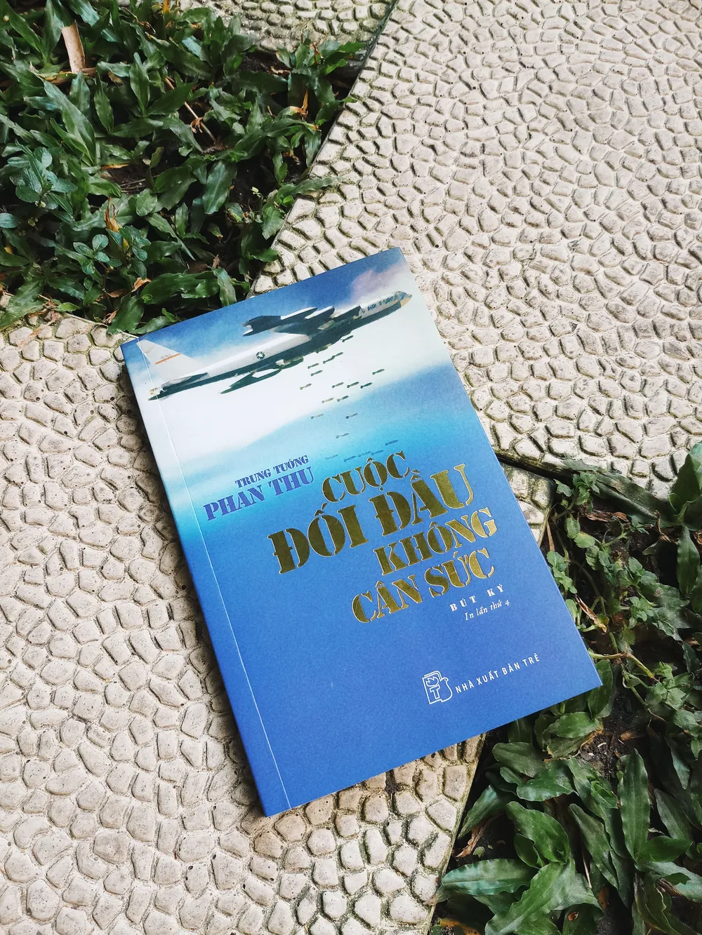 Ra mắt bộ sách kỷ niệm 50 năm chiến thắng “Hà Nội - Điện Biên Phủ trên không” ảnh 3