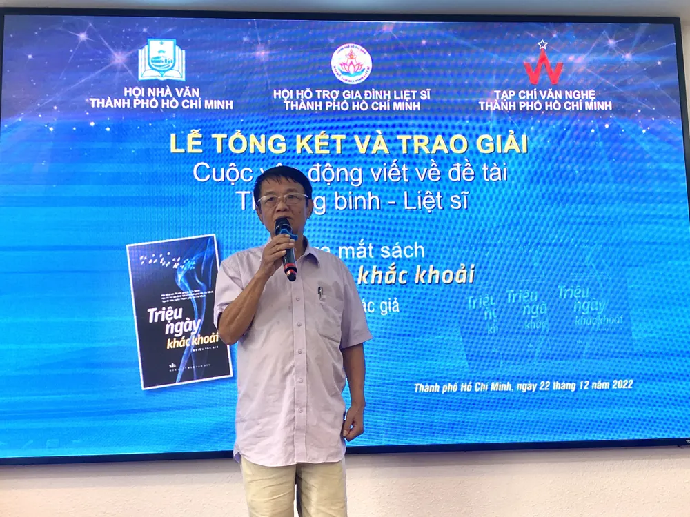 Nhà văn, nhà báo Huỳnh Dũng Nhân, một trong hai tác giả đoạt giải Nhì (không có giải Nhất) chia sẻ ngay sau khi nhận giải