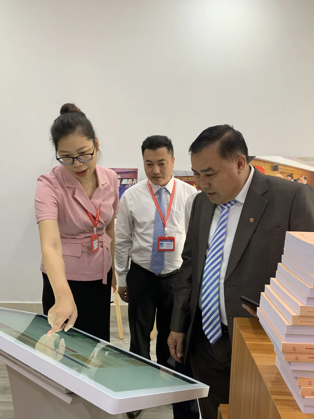 Nhiều ấn phẩm được phát hành dưới dạng sách điện tử tại stbook.vn