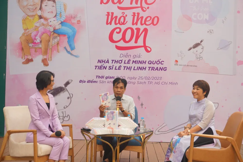 Nhà thơ Lê Minh Quốc và TS Lê Thị Linh Trang (phải) tại chương trình Nhà thơ Lê Minh Quốc và TS Lê Thị Linh Trang (phải) tại chương trình