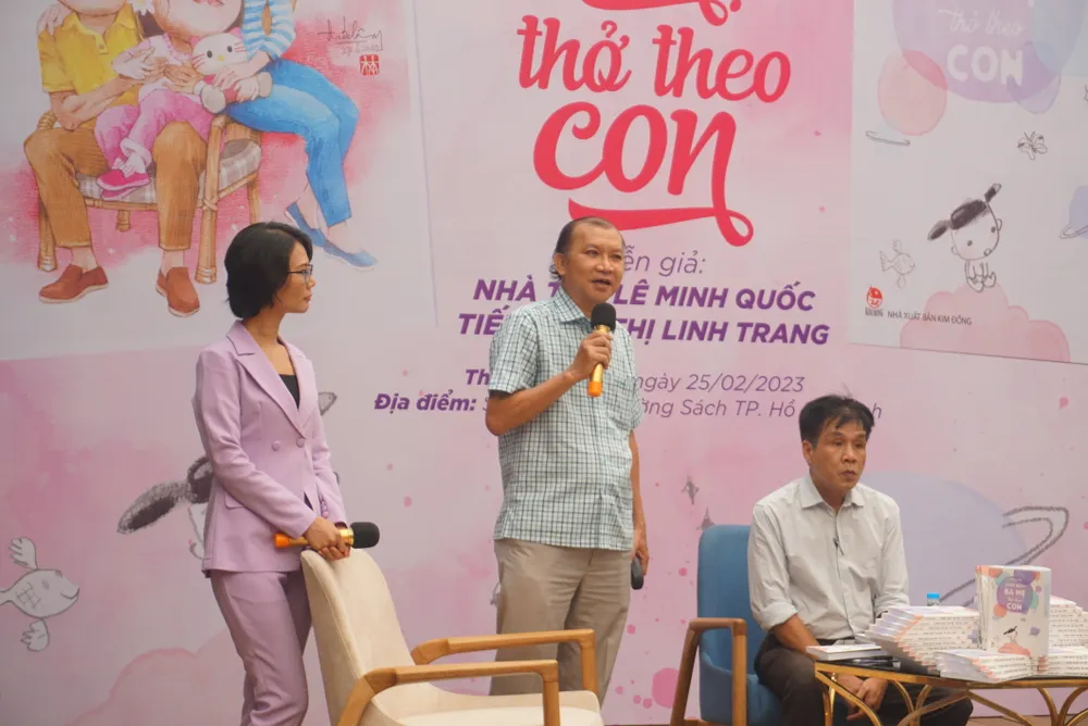 Nhà báo Dương Thành Truyền (giữa) bày tỏ sự đồng cảm với nhà thơ Lê Minh Quốc trong hành trình làm chồng và làm cha Nhà báo Dương Thành Truyền (giữa) bày tỏ sự đồng cảm với nhà thơ Lê Minh Quốc trong hành trình làm chồng và làm cha